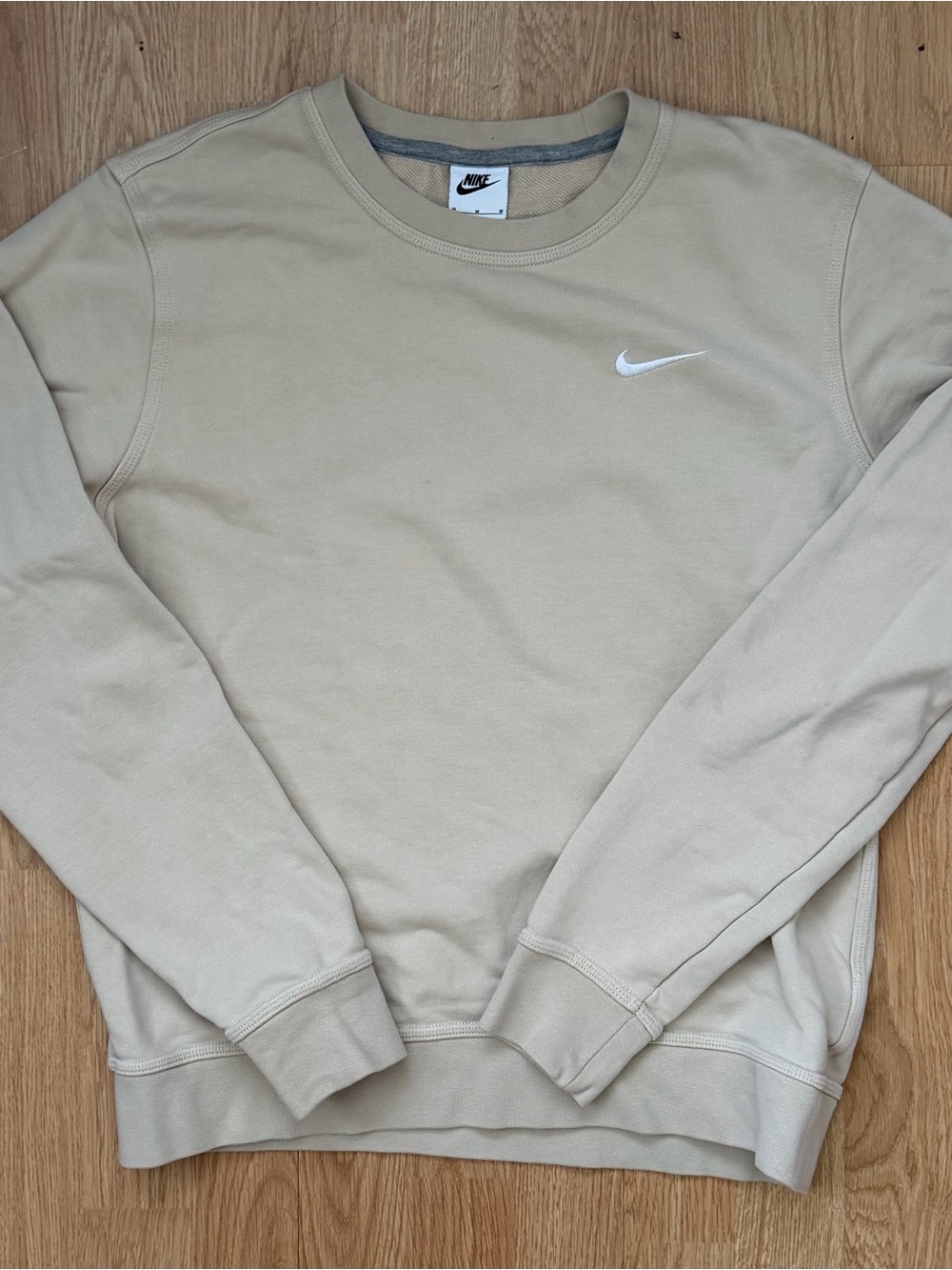 Nike Beige Crewneck Sweatshirt Men’s Medium Embroidered Swoosh